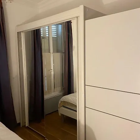 1 Bedroom Saint Lazare Apartment *