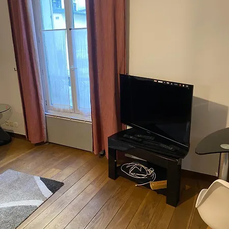 1 Bedroom Saint Lazare Apartment